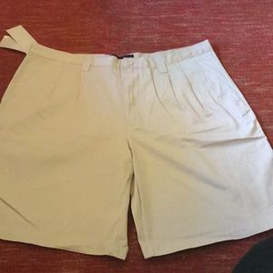 NWT men’s pleated khaki shorts Boxin AOA. JW sz 40